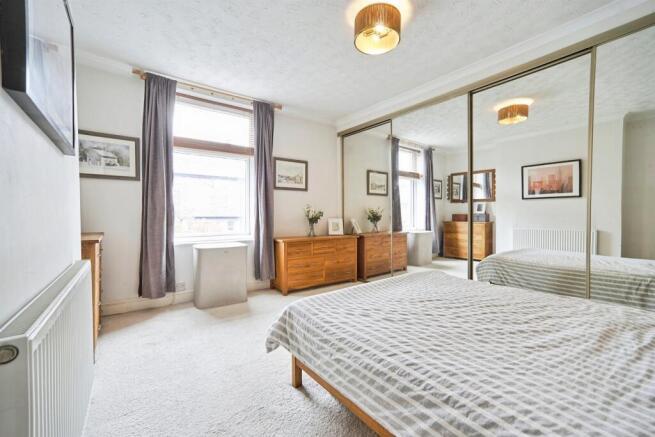 4 bed Terraced for sale Image 7