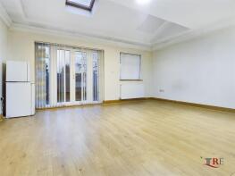 6, Columbia Avenue, Edgware HA8 5DQ