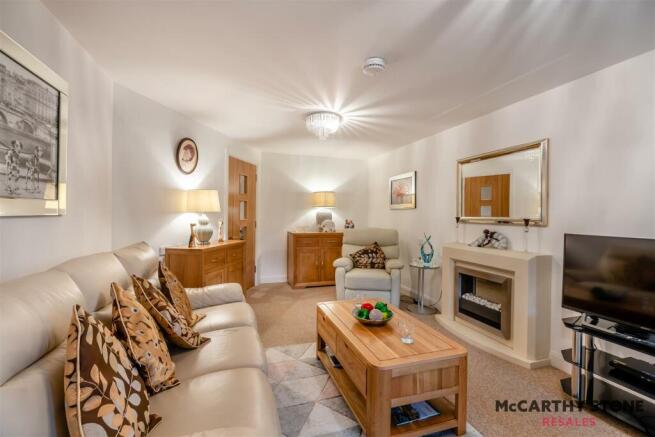 8627937-interior11.jpg