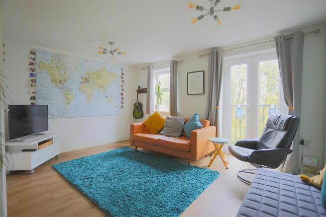 Modern Townhouse offered with no chain on Blaisedell View, Bristol photo 4