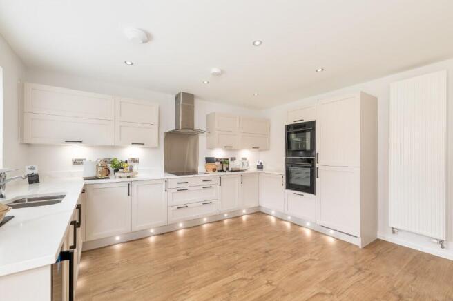 4 bed Detached for sale Image 7