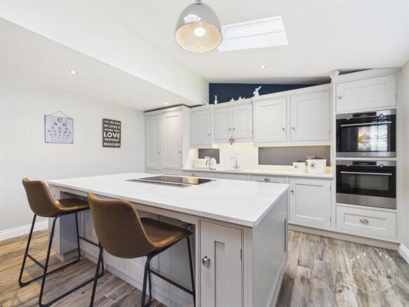 OPEN PLAN LIVING KITCHEN