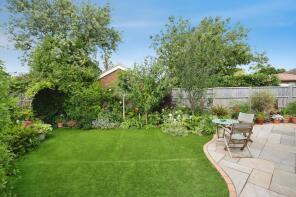 17, Yew Tree Road, Hayling Island PO11 0QE