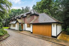 2 High Berries, West Riding, Tewin Wood, Welwyn AL6 0PD