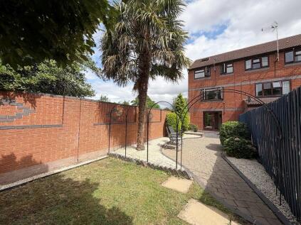 Howard Walk, Warwick