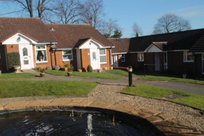 18 Maryvale Court 01