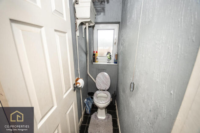 3 bed Town House for sale Image 9