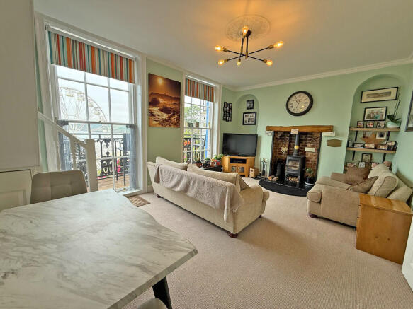 5 bed Terraced for sale Image 3