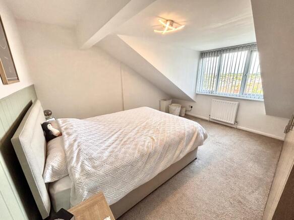 2 bed House to rent Image 6