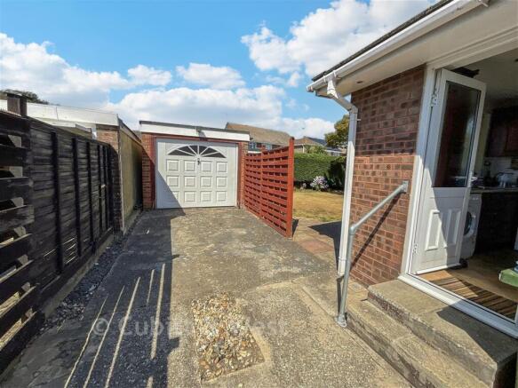 Garage/Driveway