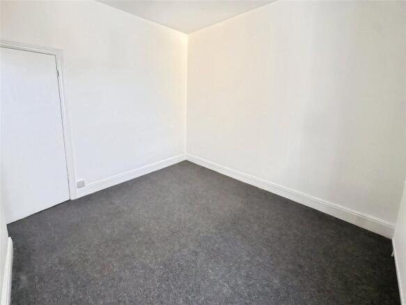 3 bed Terraced to rent Image 10