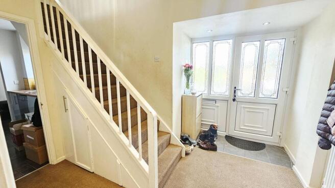 Maidstone Close, Hereford photo 4