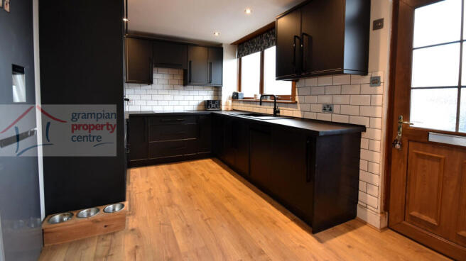 kitchen 3 .JPG