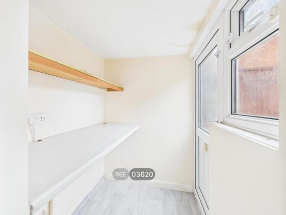 2 bed Terraced to rent Image 10