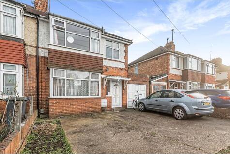 Erleigh Court Gardens, Reading, RG6