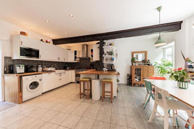 Kitchen/Dining Room (1)