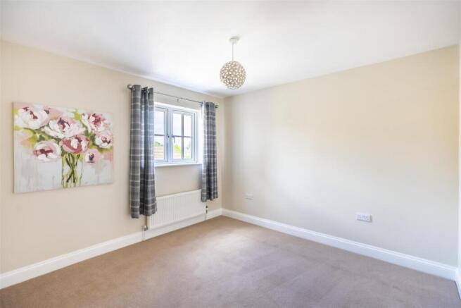 3 bed Semi-Detached to rent Image 9