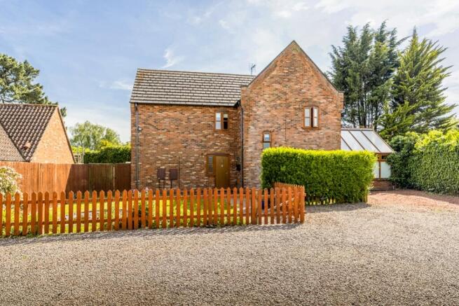 2 Whiteacre Gardens (Gedney)-9