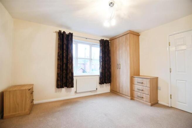 4 bed Detached for sale Image 10
