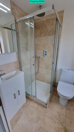 Bathroom 2 (ensuite)