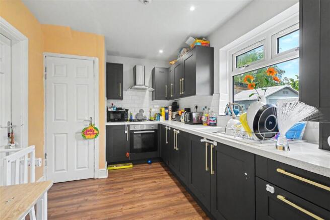 Kitchen_1.jpeg