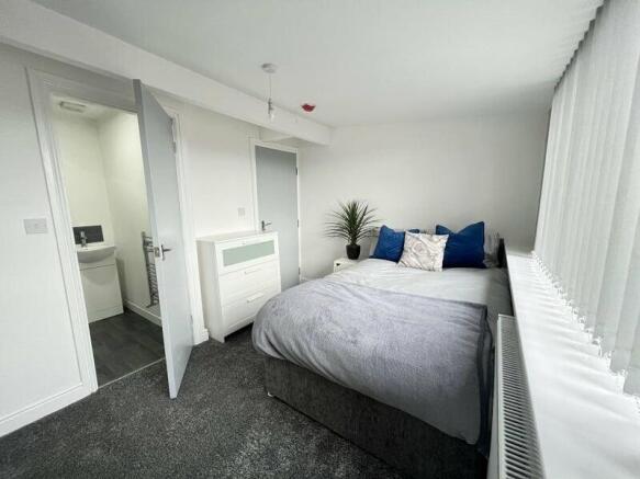 6 bed House Share to rent Image 6