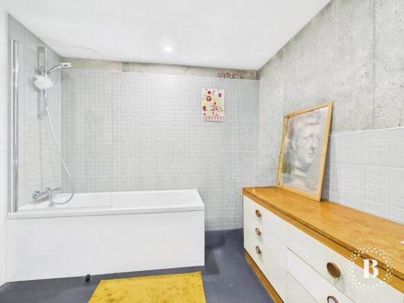 2 bed Apartment for sale Image 6