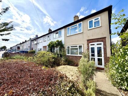 Roebuck Road, Chessington, Surrey. KT9 1JZ