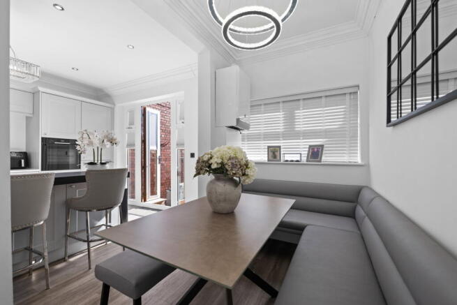 4 bed Terraced for sale Image 9