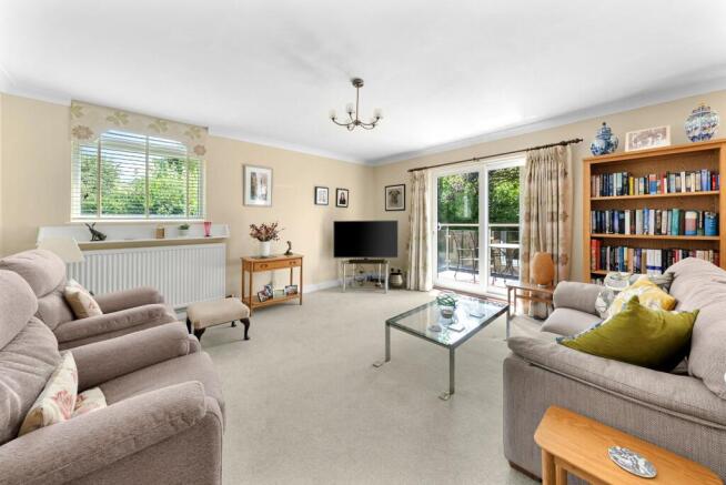 2 bed Flat for sale Image 5