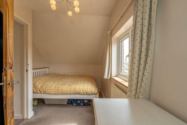 Bedroom 1.jpg