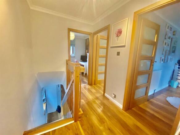 FIRST FLOOR LANDING
