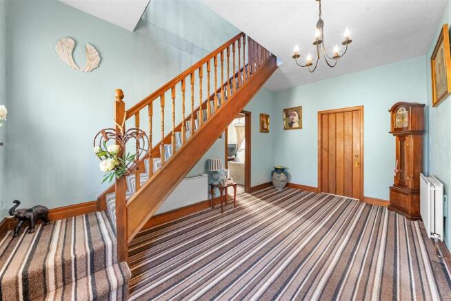 4 bed Barn Conversion for sale Image 11