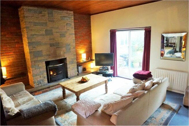 Lounge/Dining Room