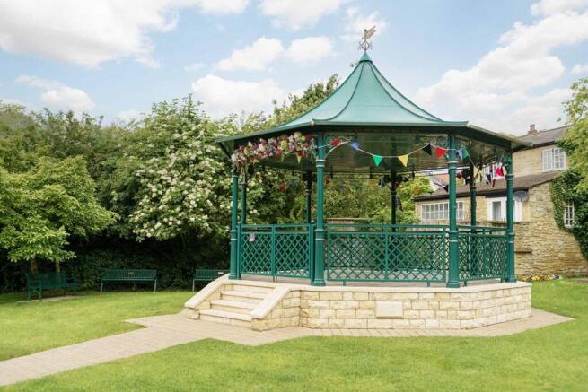 2 bed Bungalow for sale Image 11