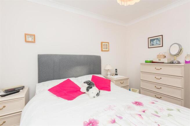 4 Markland Way14.jpg