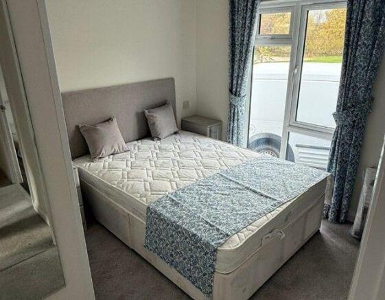 Stately Albion Lodge, Riverdane Holiday Park, Cheshire photo 5