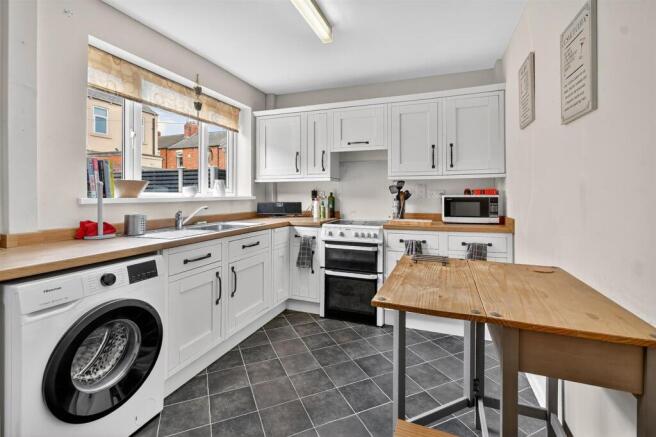 3 bed Terraced for sale Image 4