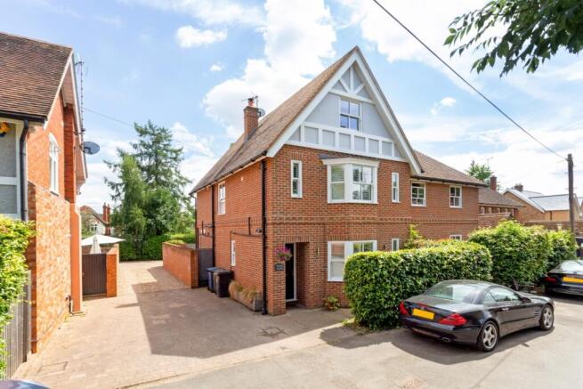 4 Cromwell Garden...