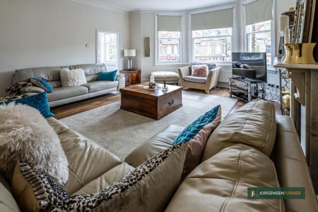 sitting room 1.jpg