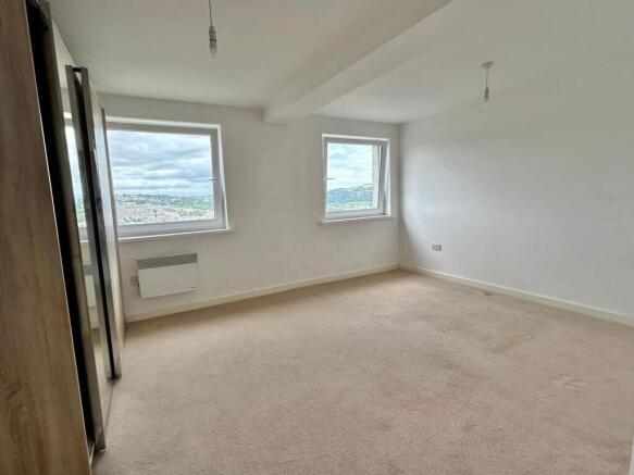 2 bed Flat for sale Image 4