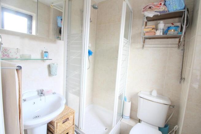 EN-SUITE SHOWER