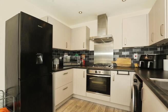 Fell Avenue, Newcastle, ST5 photo 4