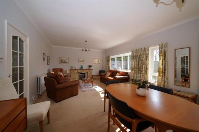 Sitting/Dining Room