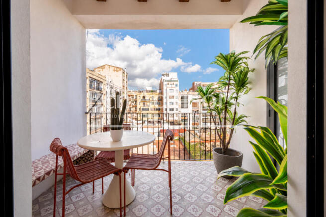 Piso-alto-reformado-a-estrenar-con-terraza-elem...