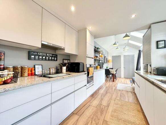 Grosvenor Square, Sale, Greater Manchester, M33 photo 4