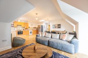 Flat 13, 68 70 Oakdene, Sandringham Road, Southampton SO18 1EL