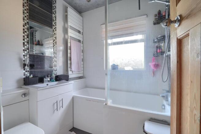 3 bed Semi-Detached for sale Image 10