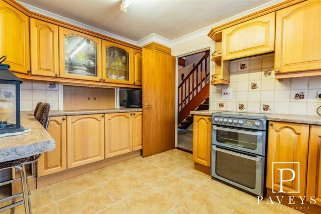 KITCHEN BREAKFAST ROOM
