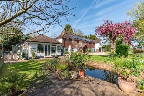 Burghfield, Reading, Berkshire, RG30